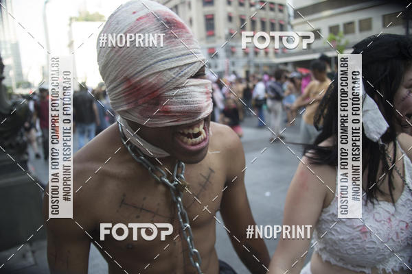 Buy your photos of the eventZombie Walk SP 2019 - Equipe ASI on Fotop