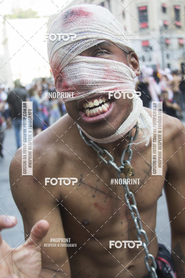 Buy your photos of the eventZombie Walk SP 2019 - Equipe ASI on Fotop