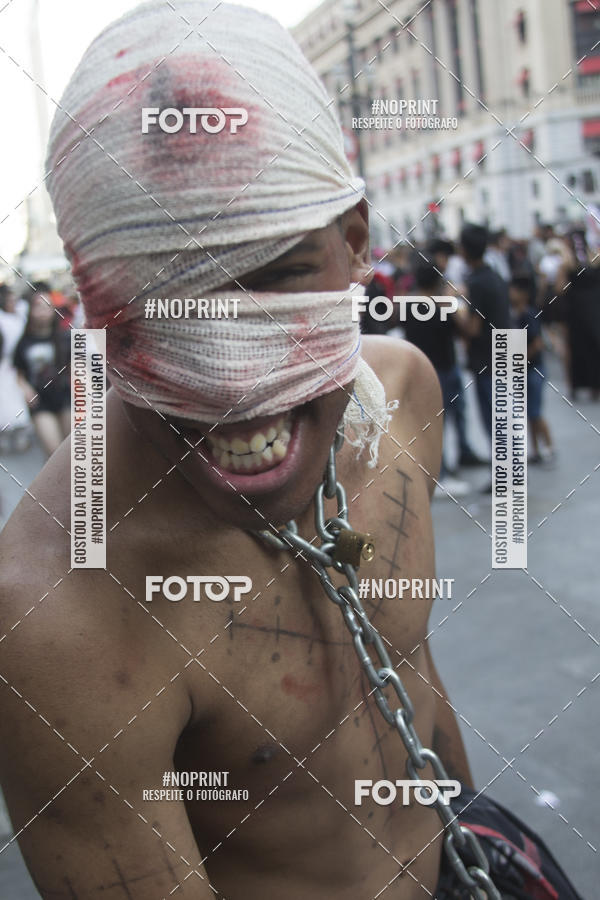 Buy your photos of the eventZombie Walk SP 2019 - Equipe ASI on Fotop