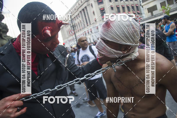 Buy your photos of the eventZombie Walk SP 2019 - Equipe ASI on Fotop