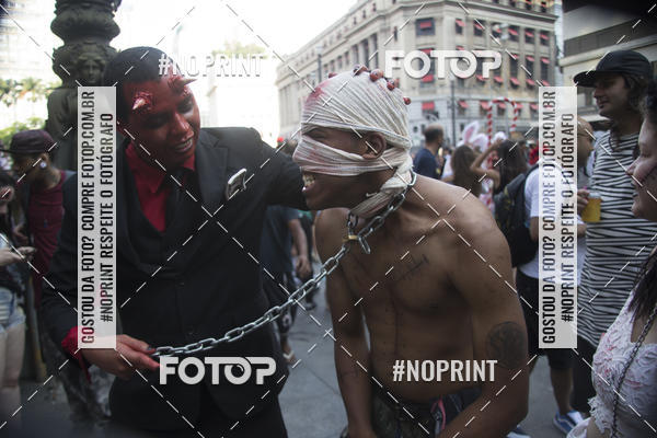 Buy your photos of the eventZombie Walk SP 2019 - Equipe ASI on Fotop