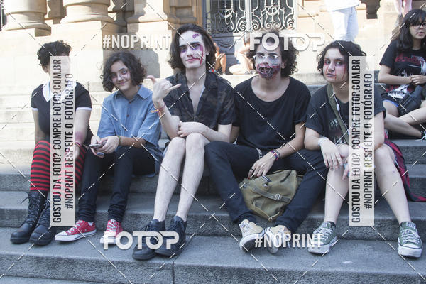 Buy your photos of the eventZombie Walk SP 2019 - Equipe ASI on Fotop