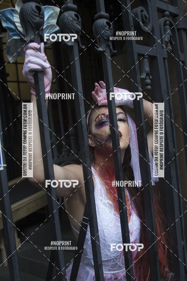 Buy your photos of the eventZombie Walk SP 2019 - Equipe ASI on Fotop
