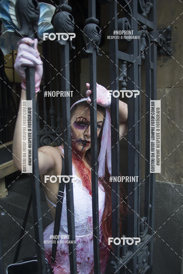 Buy your photos of the eventZombie Walk SP 2019 - Equipe ASI on Fotop