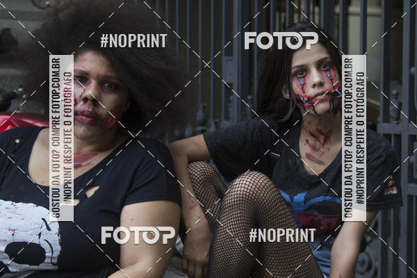 Buy your photos of the eventZombie Walk SP 2019 - Equipe ASI on Fotop
