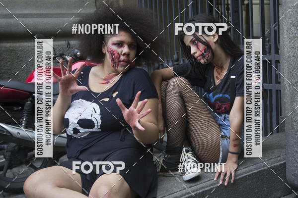 Buy your photos of the eventZombie Walk SP 2019 - Equipe ASI on Fotop