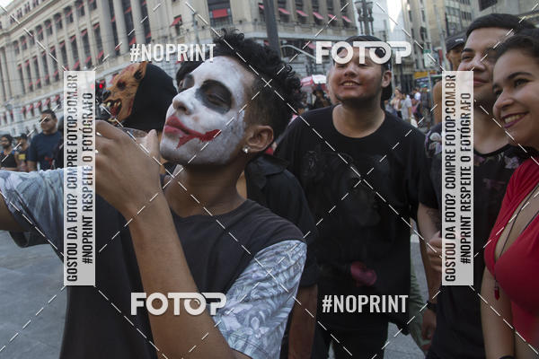 Buy your photos of the eventZombie Walk SP 2019 - Equipe ASI on Fotop