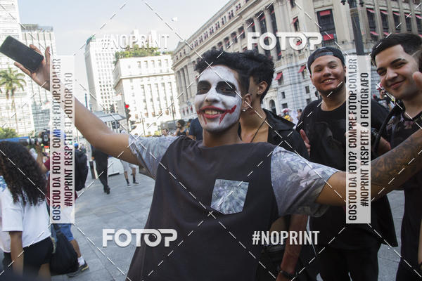 Buy your photos of the eventZombie Walk SP 2019 - Equipe ASI on Fotop