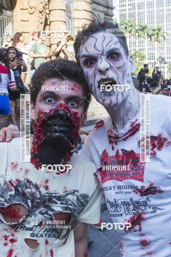 Buy your photos of the eventZombie Walk SP 2019 - Equipe ASI on Fotop