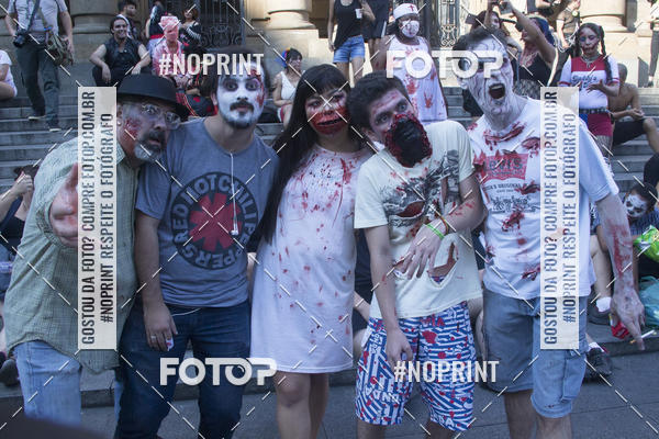Buy your photos of the eventZombie Walk SP 2019 - Equipe ASI on Fotop