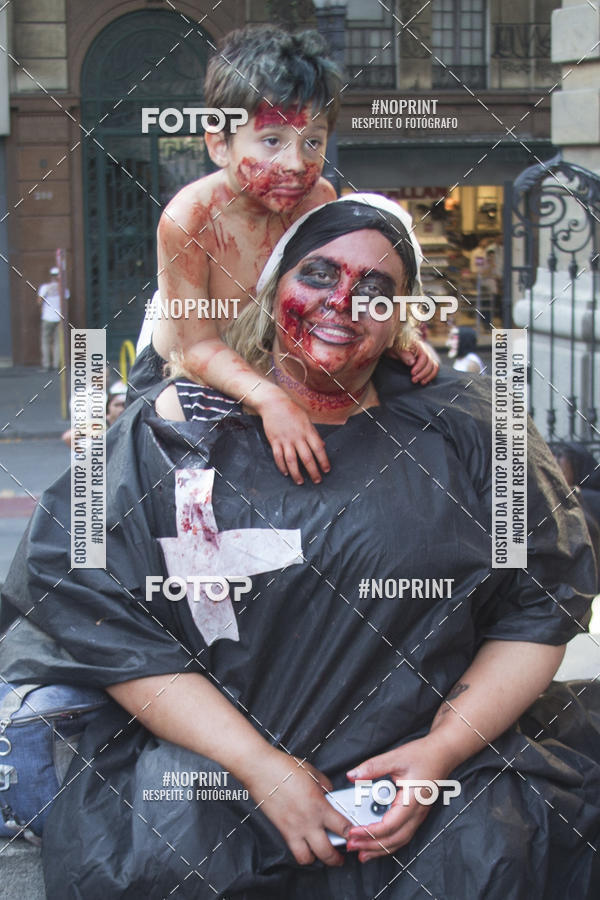 Buy your photos of the eventZombie Walk SP 2019 - Equipe ASI on Fotop