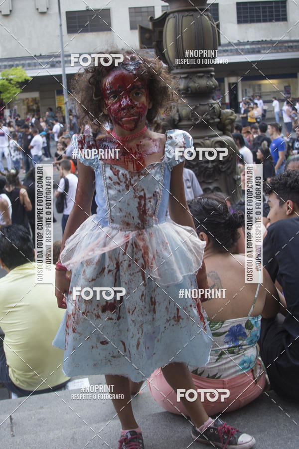 Buy your photos of the eventZombie Walk SP 2019 - Equipe ASI on Fotop