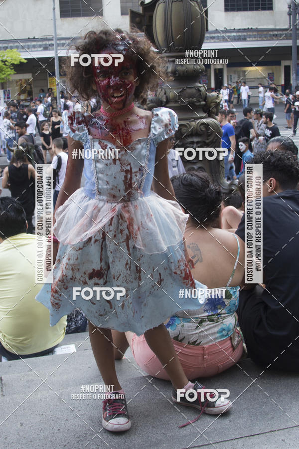 Buy your photos of the eventZombie Walk SP 2019 - Equipe ASI on Fotop