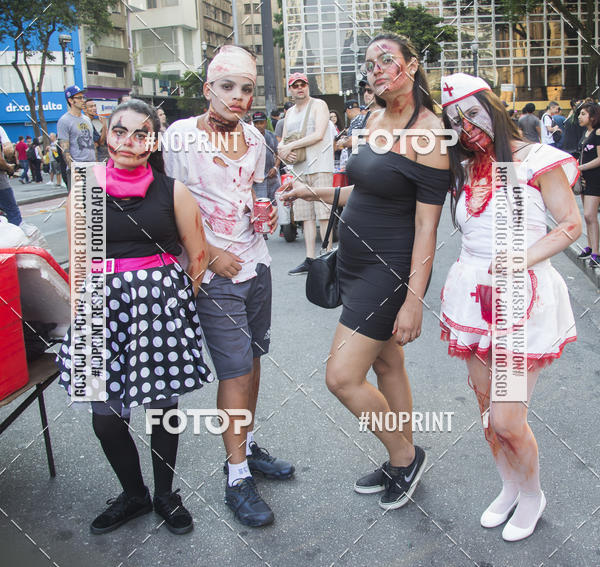 Buy your photos of the eventZombie Walk SP 2019 - Equipe ASI on Fotop