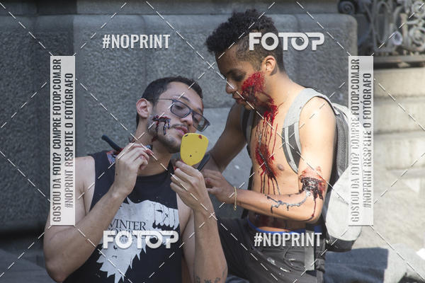 Buy your photos of the eventZombie Walk SP 2019 - Equipe ASI on Fotop