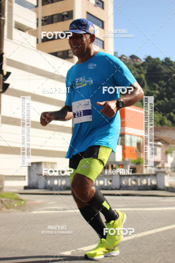Buy your photos of the event5 Milhas Santa Casa de Santos  on Fotop
