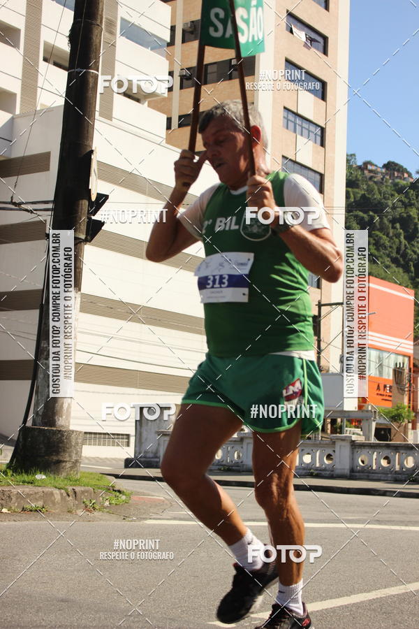 Buy your photos of the event5 Milhas Santa Casa de Santos  on Fotop