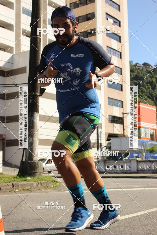 Buy your photos of the event5 Milhas Santa Casa de Santos  on Fotop
