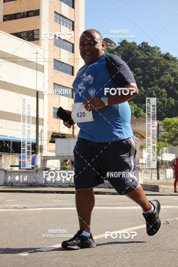 Buy your photos of the event5 Milhas Santa Casa de Santos  on Fotop