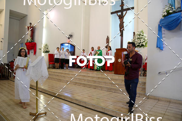 Buy your photos of the eventPirmeira Comunho  on Fotop