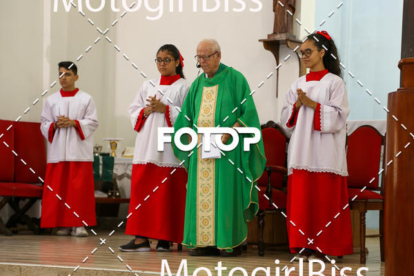 Buy your photos of the eventPirmeira Comunho  on Fotop