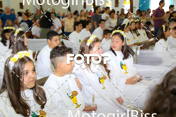 Buy your photos of the eventPirmeira Comunho  on Fotop