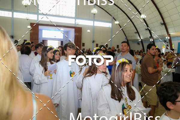 Buy your photos of the eventPirmeira Comunho  on Fotop
