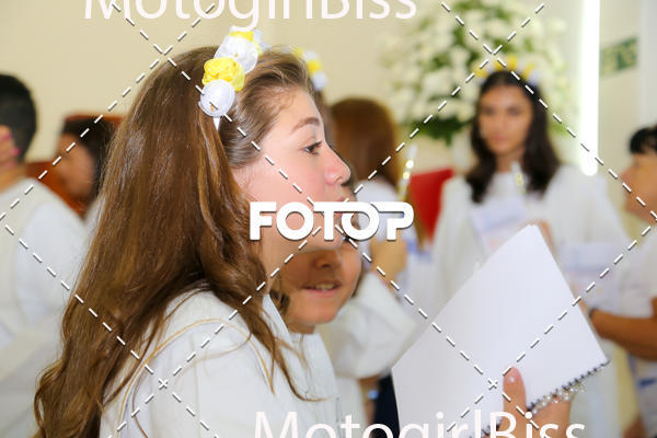 Buy your photos of the eventPirmeira Comunho  on Fotop