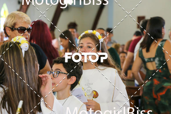 Buy your photos of the eventPirmeira Comunho  on Fotop