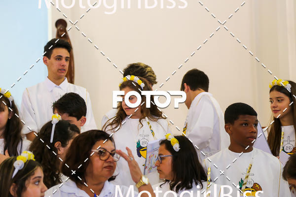 Buy your photos of the eventPirmeira Comunho  on Fotop