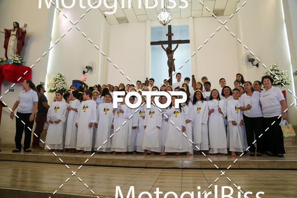Buy your photos of the eventPirmeira Comunho  on Fotop