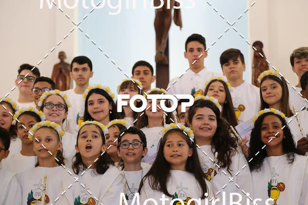 Buy your photos of the eventPirmeira Comunho  on Fotop