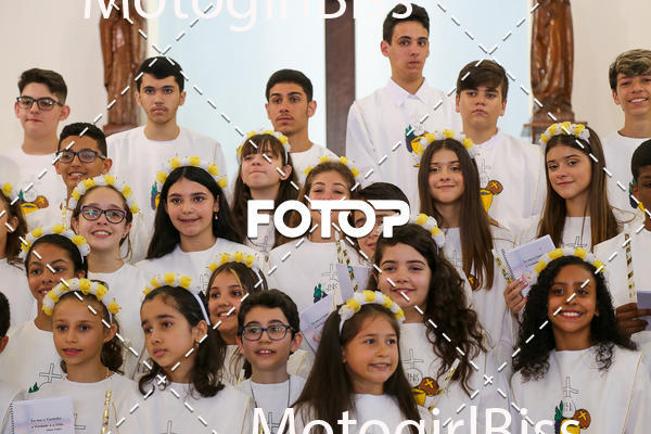 Buy your photos of the eventPirmeira Comunho  on Fotop