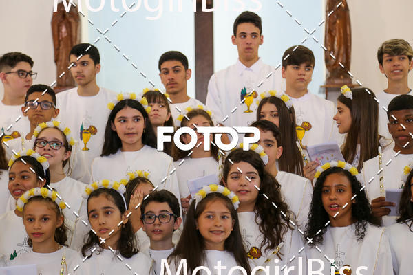 Buy your photos of the eventPirmeira Comunho  on Fotop