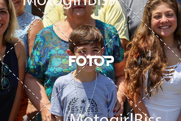 Buy your photos of the eventPirmeira Comunho  on Fotop
