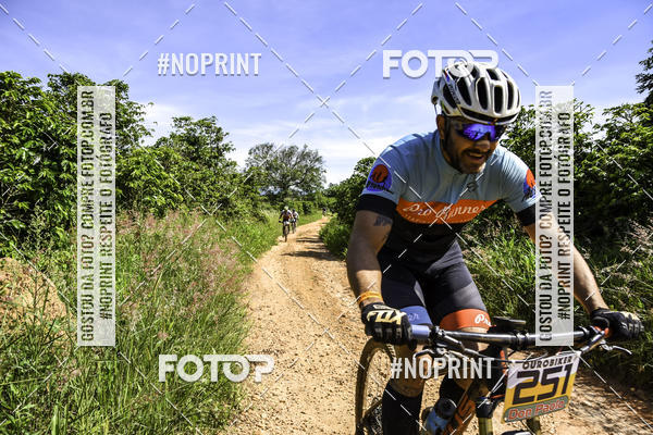 Buy your photos of the eventOURO BIKER on Fotop