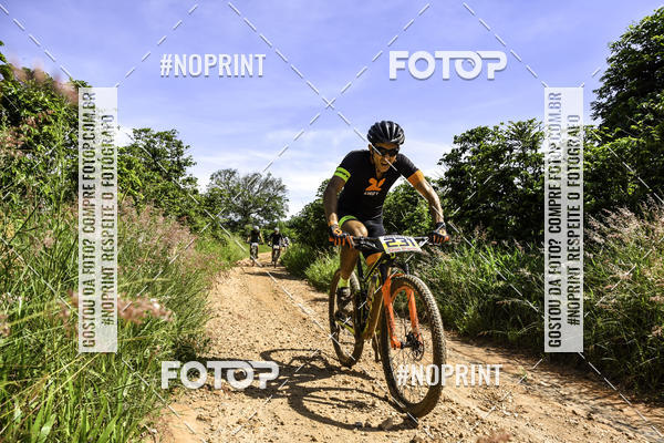 Buy your photos of the eventOURO BIKER on Fotop