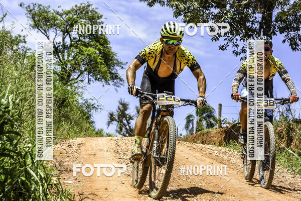 Buy your photos of the eventOURO BIKER on Fotop