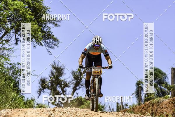 Buy your photos of the eventOURO BIKER on Fotop