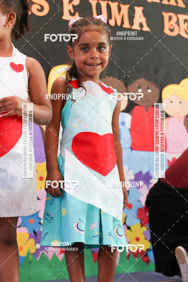 Buy your photos of the eventFesta da Famlia - Creche Azulo on Fotop