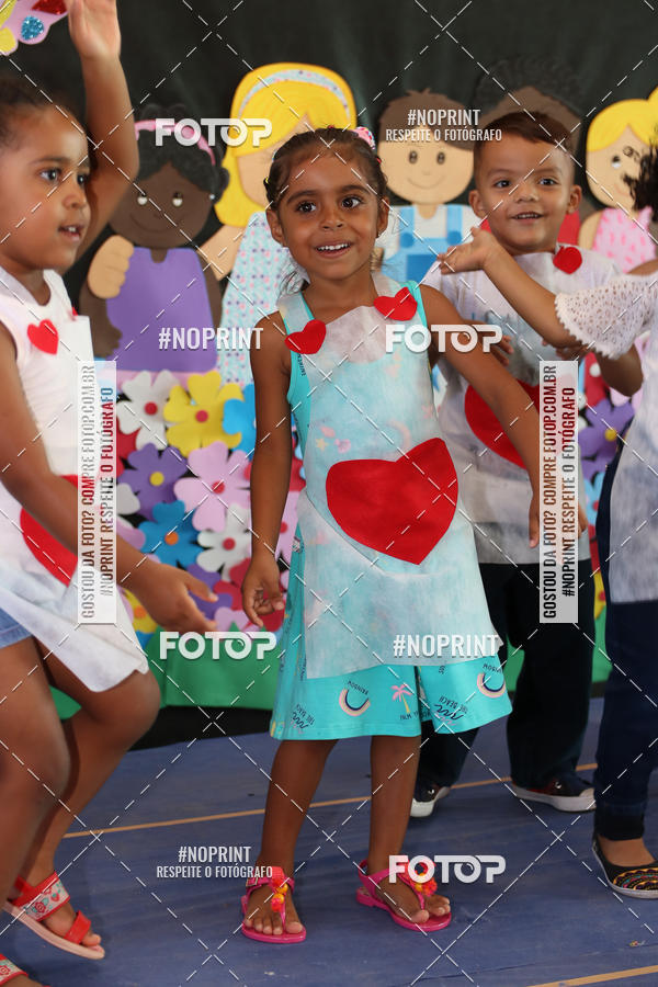 Buy your photos of the eventFesta da Famlia - Creche Azulo on Fotop