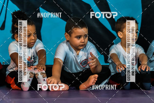 Buy your photos of the eventApresenta��o de Capoeira e Ju Jitsu 2019 on Fotop