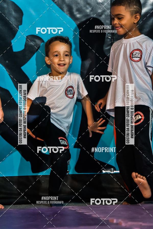Buy your photos of the eventApresenta��o de Capoeira e Ju Jitsu 2019 on Fotop
