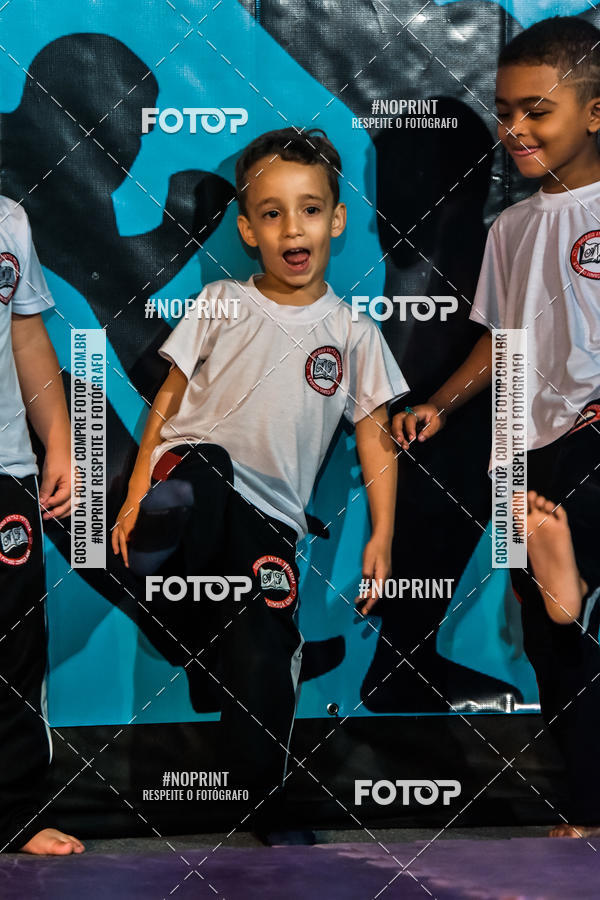 Buy your photos of the eventApresenta��o de Capoeira e Ju Jitsu 2019 on Fotop