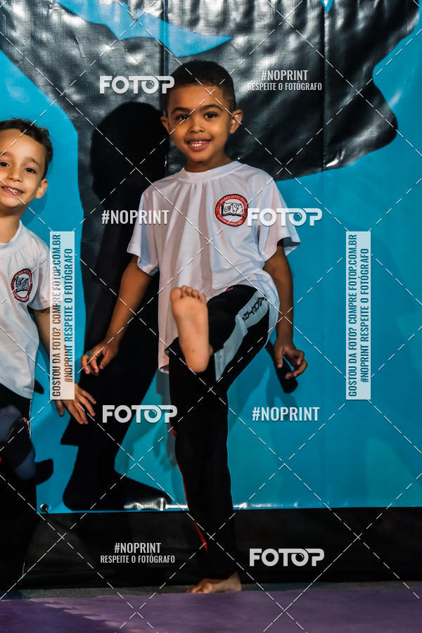 Buy your photos of the eventApresenta��o de Capoeira e Ju Jitsu 2019 on Fotop