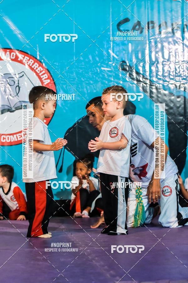 Buy your photos of the eventApresenta��o de Capoeira e Ju Jitsu 2019 on Fotop