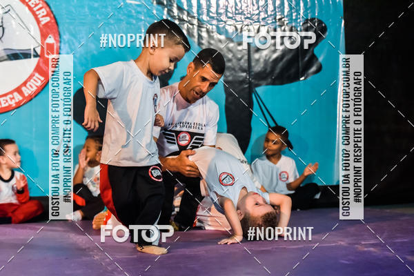 Buy your photos of the eventApresenta��o de Capoeira e Ju Jitsu 2019 on Fotop