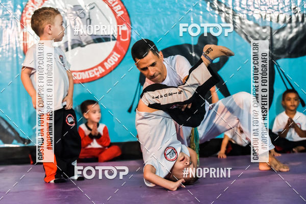 Buy your photos of the eventApresenta��o de Capoeira e Ju Jitsu 2019 on Fotop