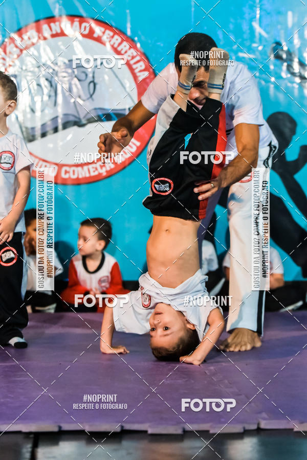 Buy your photos of the eventApresenta��o de Capoeira e Ju Jitsu 2019 on Fotop