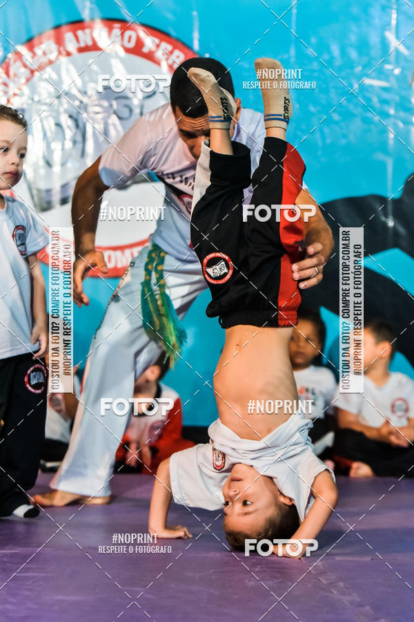 Buy your photos of the eventApresenta��o de Capoeira e Ju Jitsu 2019 on Fotop